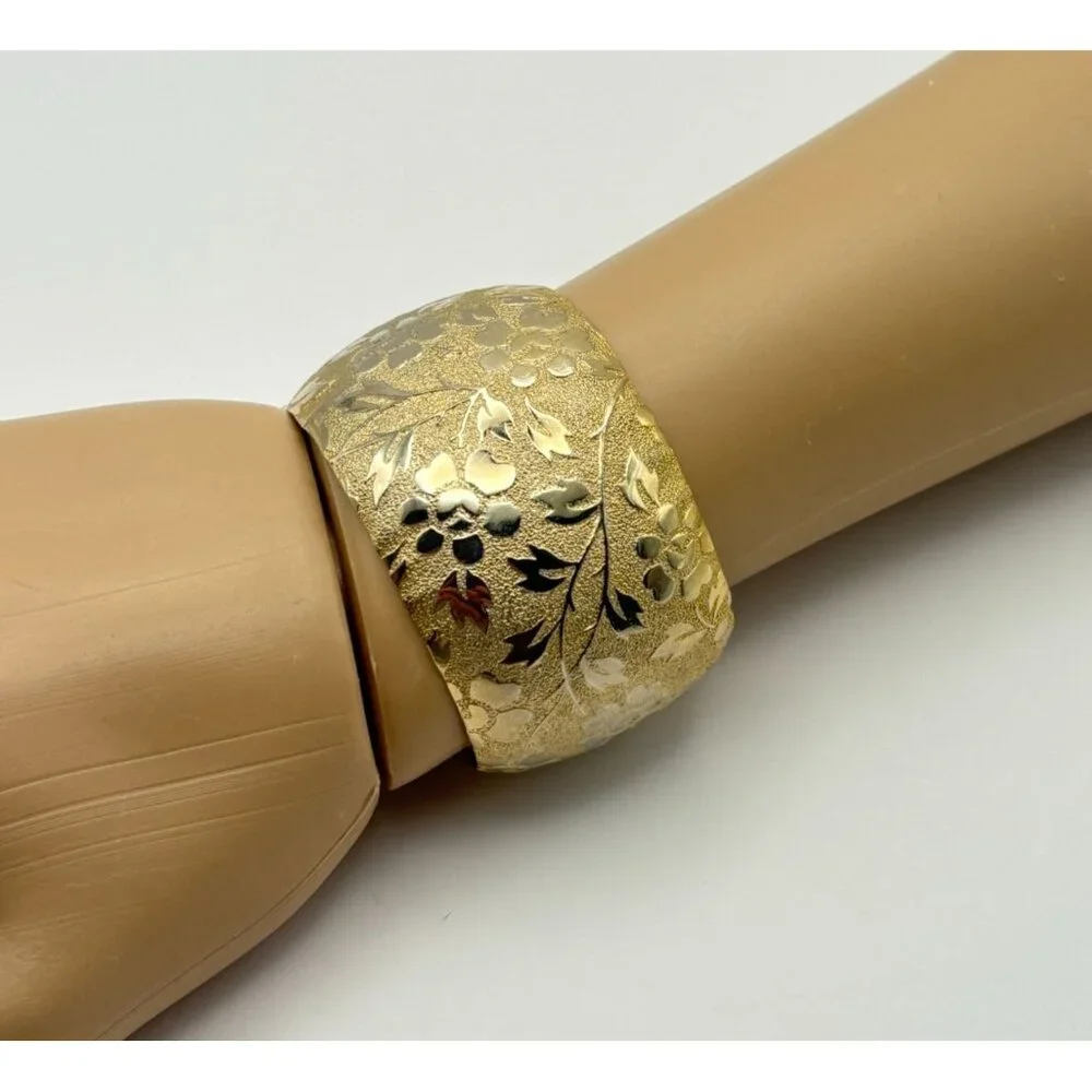 Vintage Wide Cuff Bracelet Floral Gold Tone Ornate Embossed Costume Jewelry - Picture 9 of 9